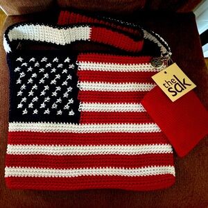 THE SAK *LIBERTY* NWT PATRIOTIC FLAG HANDBAG  AND CLUTCH PURSE RED/WHITE/BLUE